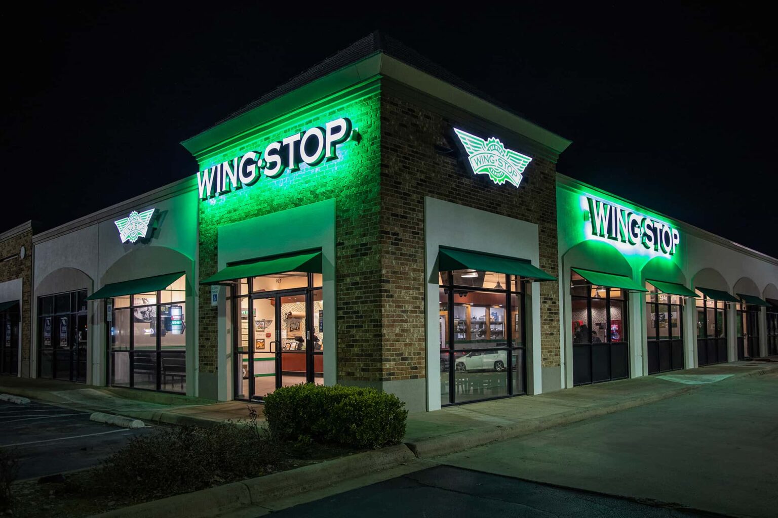 Wingstop Franchise Cost, Fees & Earning Stats (2022)