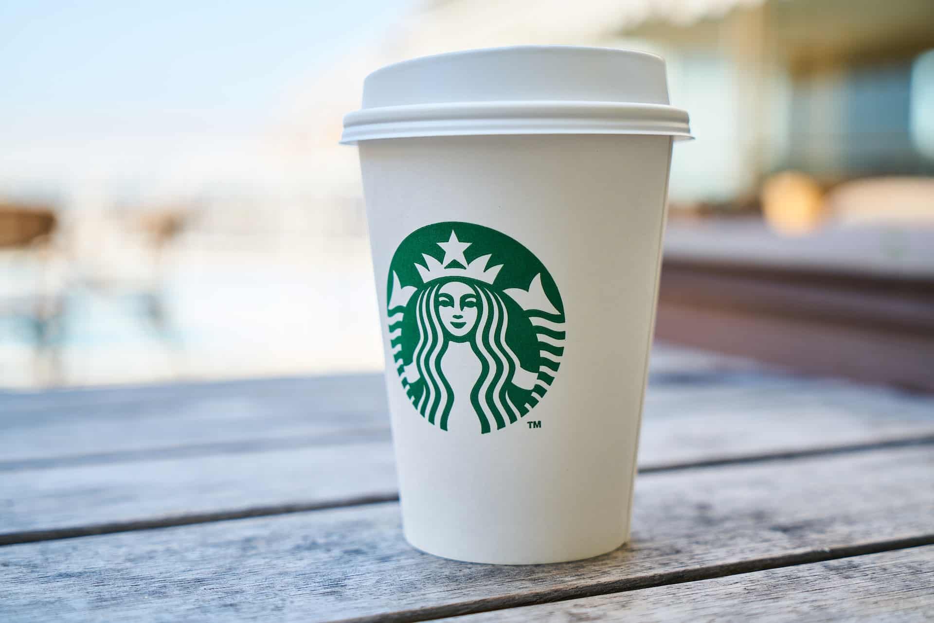 Starbucks Franchise Cost, Fees & Earning Stats [2023]